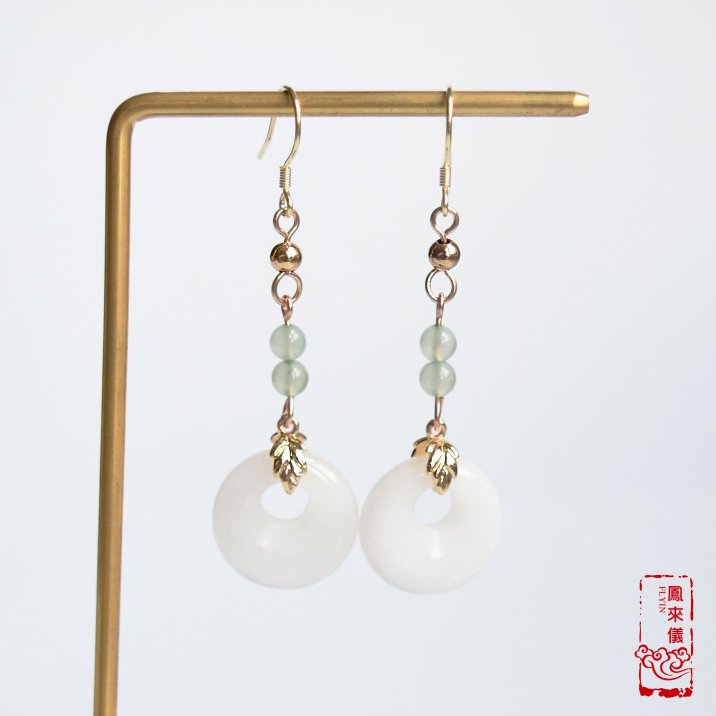 Quartz Jade Peace Buckle Earrings - White