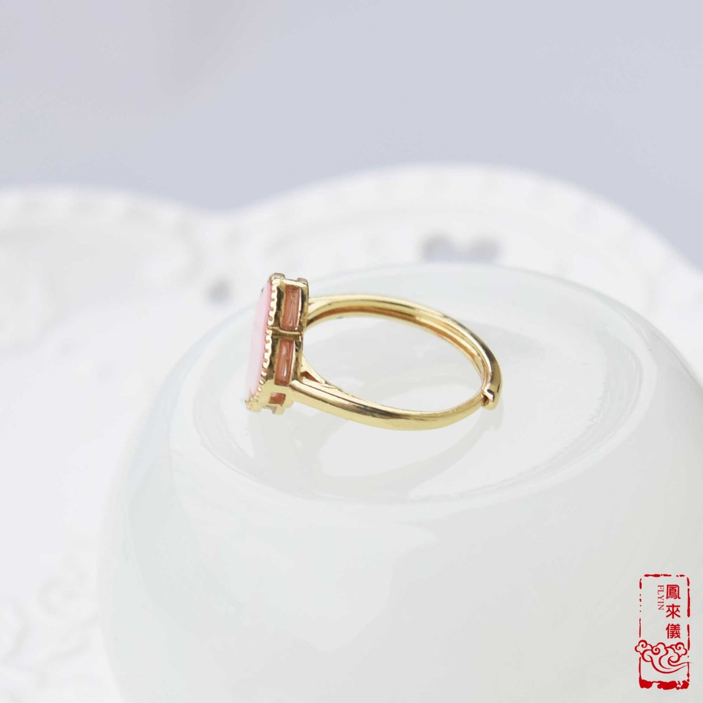 Pink Queen Conch Cabochon Rings - Circle/ 4 Leaf Clover Gold Plated Brass Rings