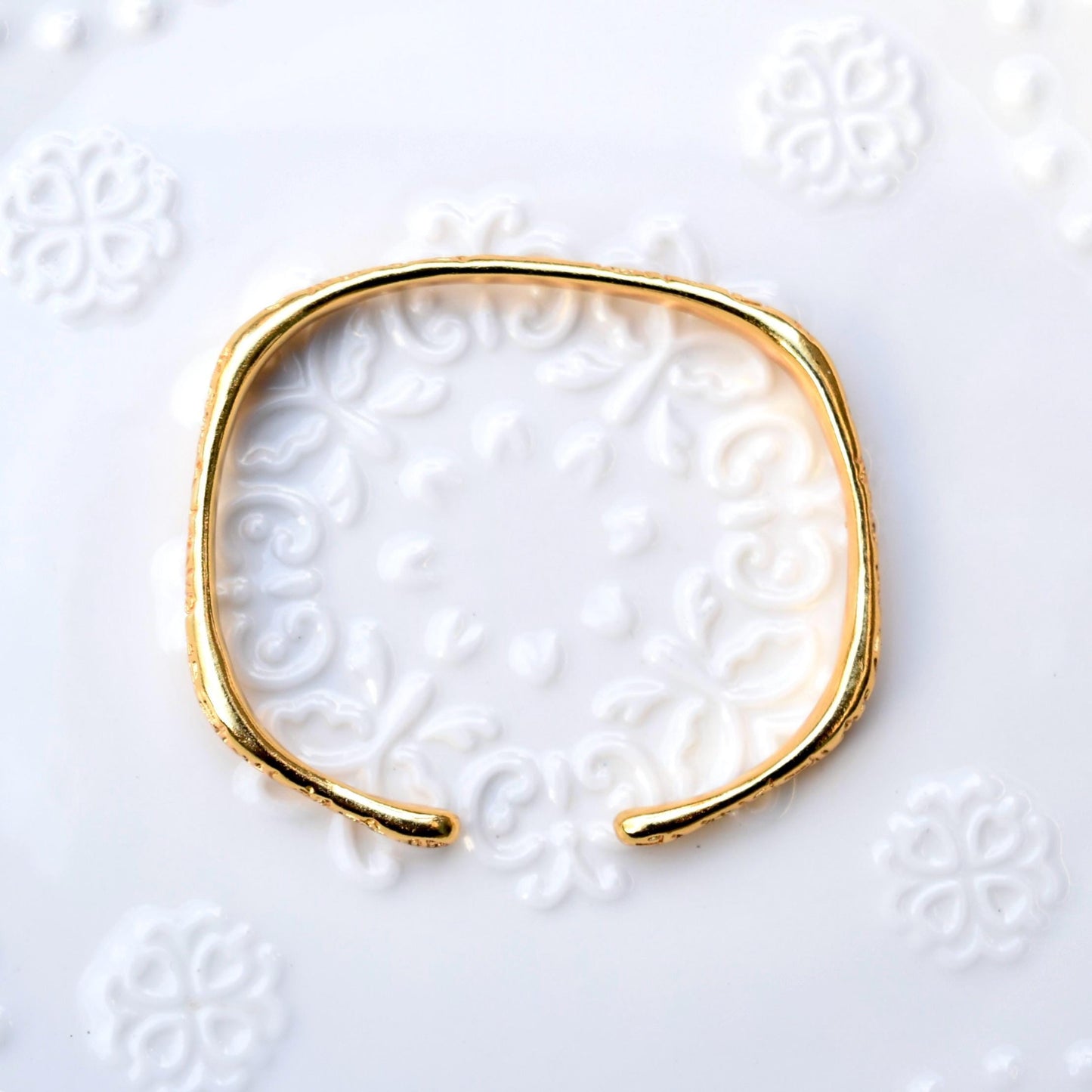 Golden Hundred Blessings Square Bangle - 百福鐲 - Chinese Bangle