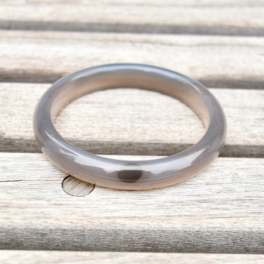 56.6 mm Gray Agate Bangle