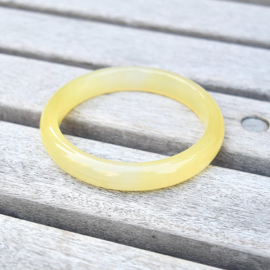 54.9 mm Yellow Agate Bangle: Chinese Jade Style