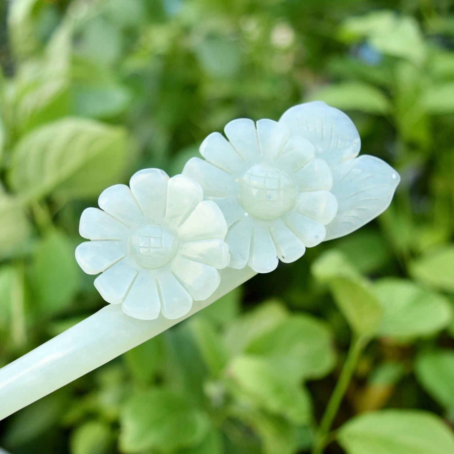 Green Carved Daisy Flower Hairpin - Serpentine Jade Hair Stick