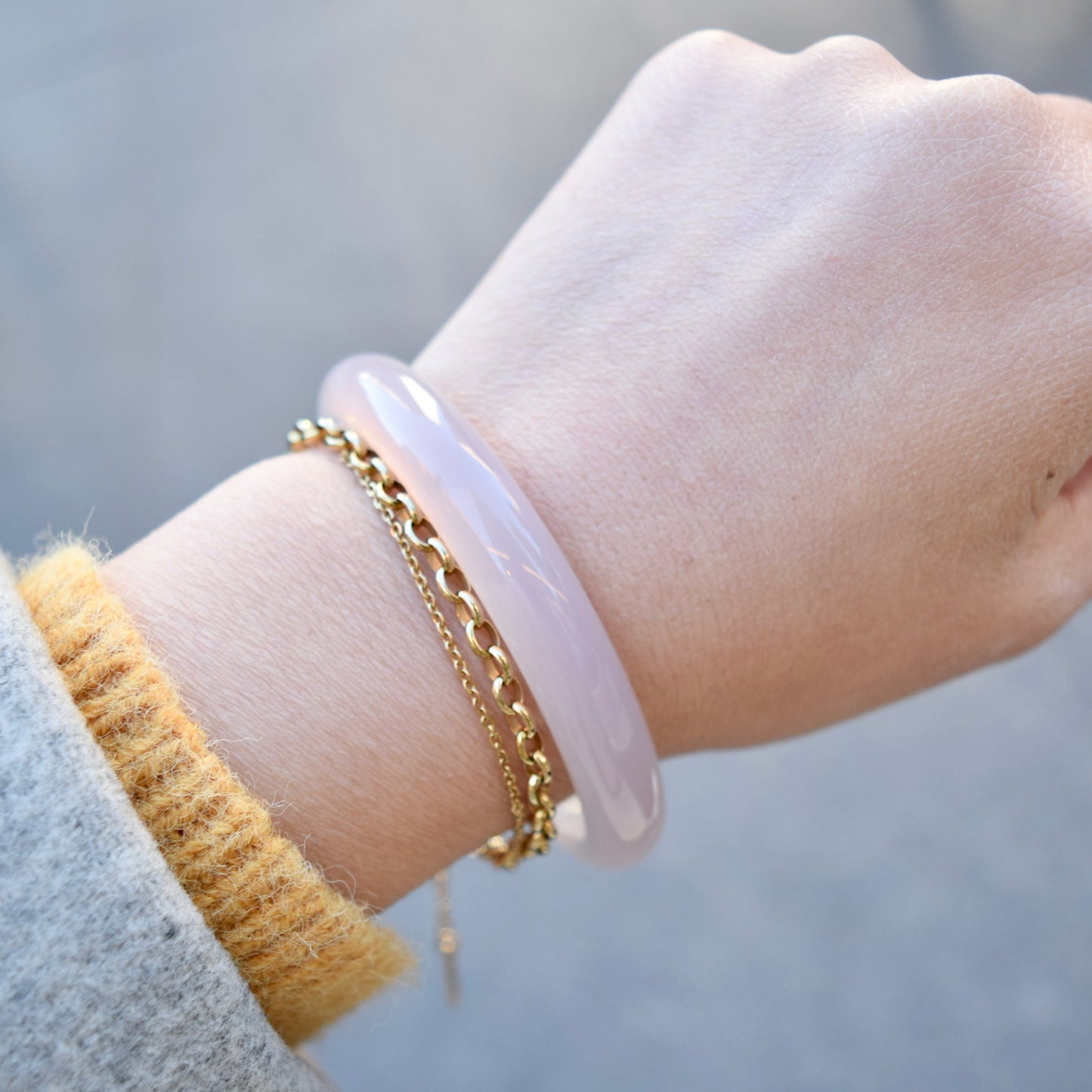 56.7 mm Gray Agate Bangle
