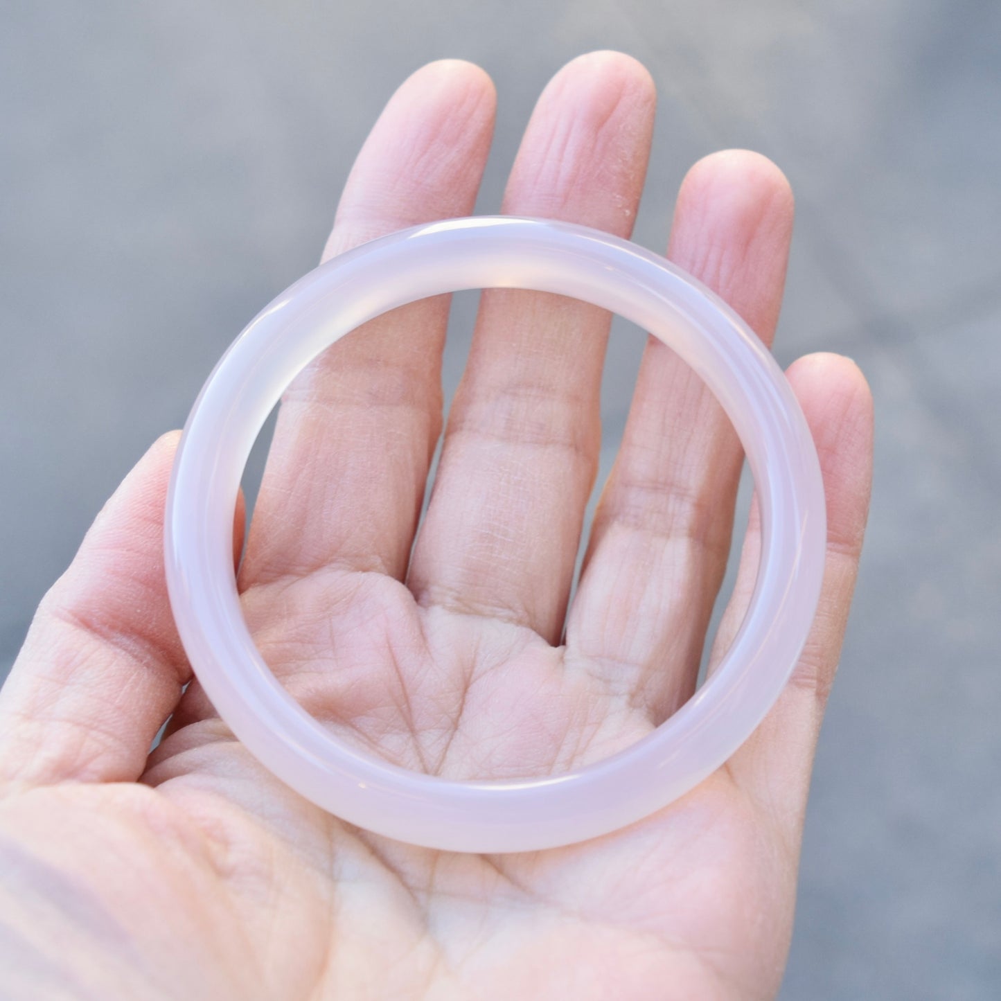 56.7 mm Gray Agate Bangle