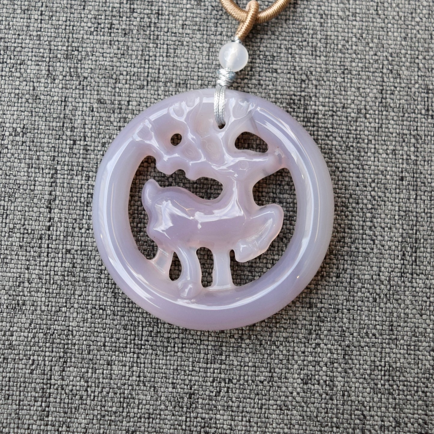 Deer Circle Pendant Rope Necklace - Gray Agate