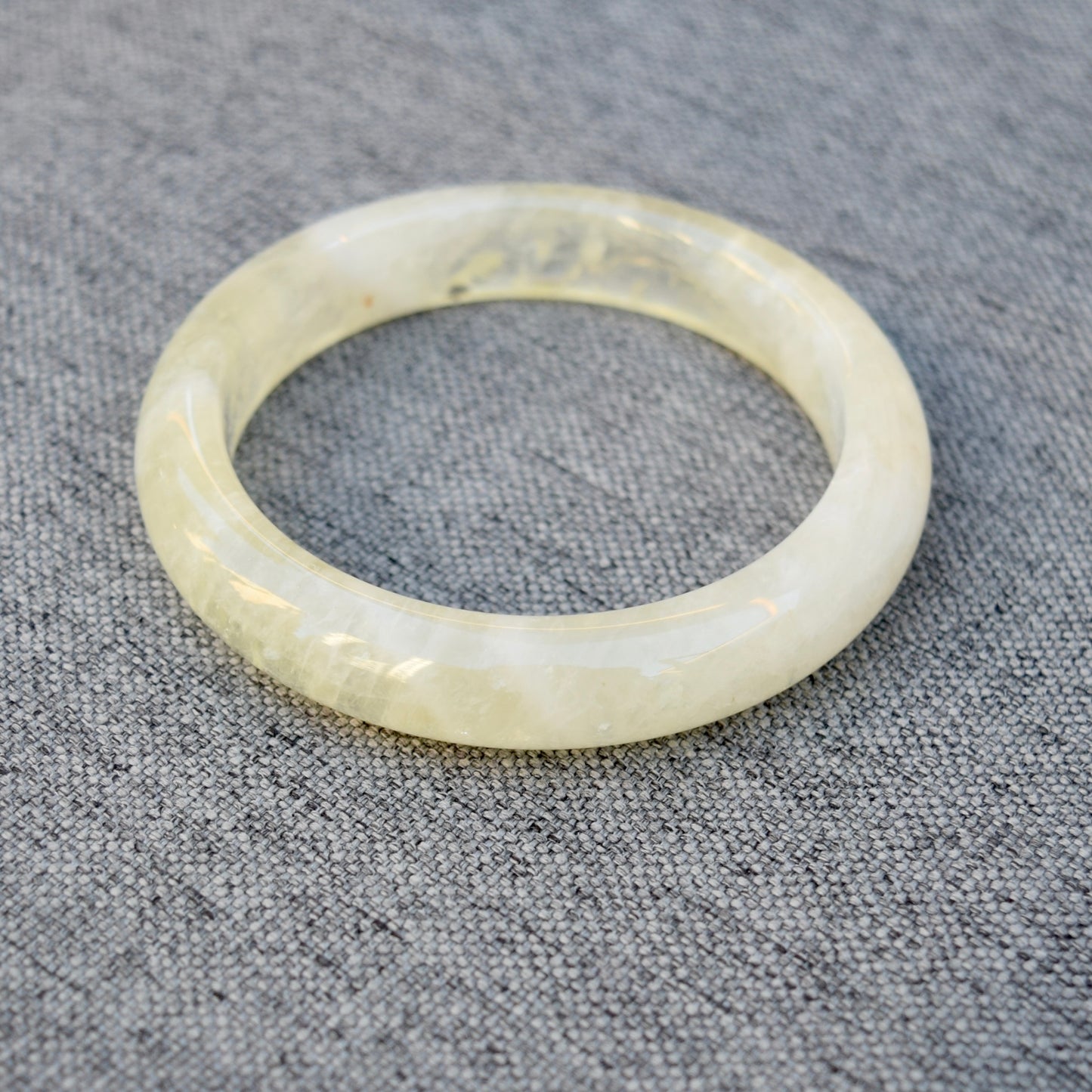 57.2 mm Citrine Lemon Quartz Bangle