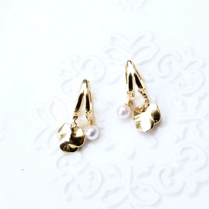 Drip Oil Brown Flower Pearl Circle Earrings