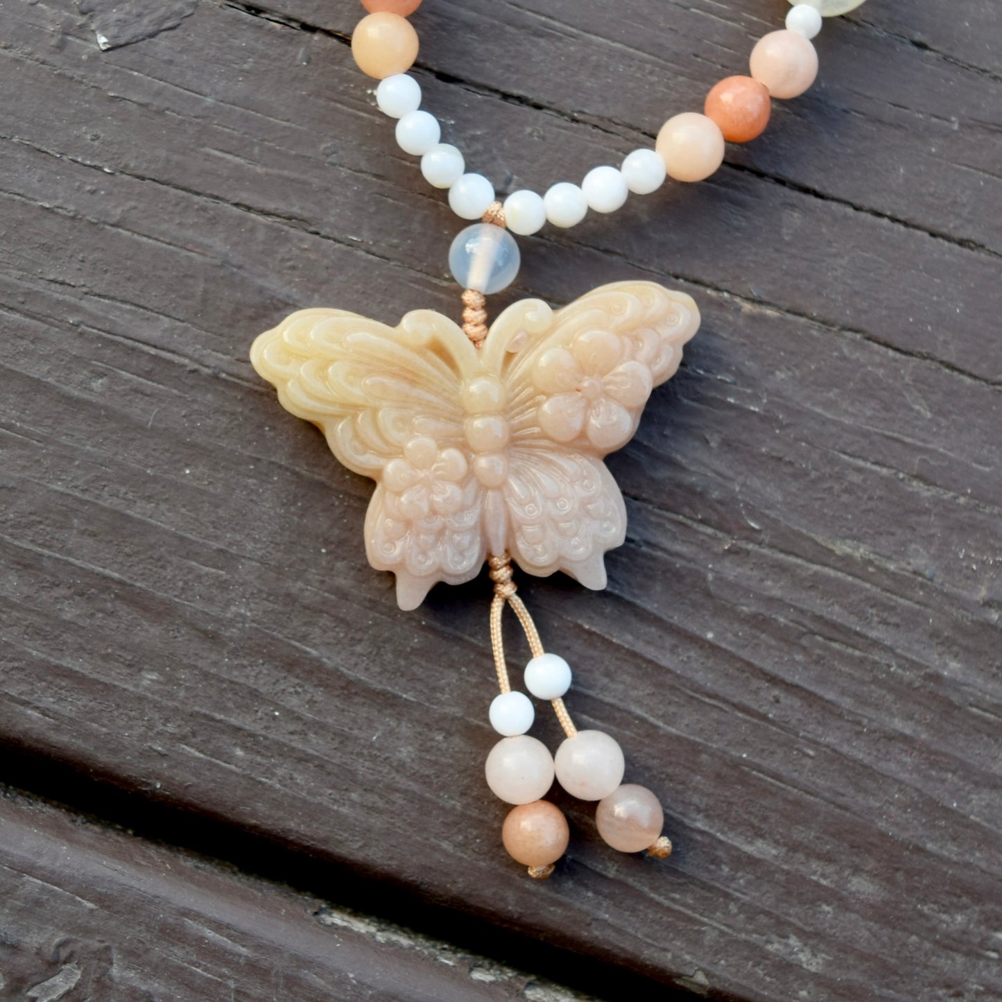 Flora Castle Butterfly Pendant Pendant Necklace - Pink jade