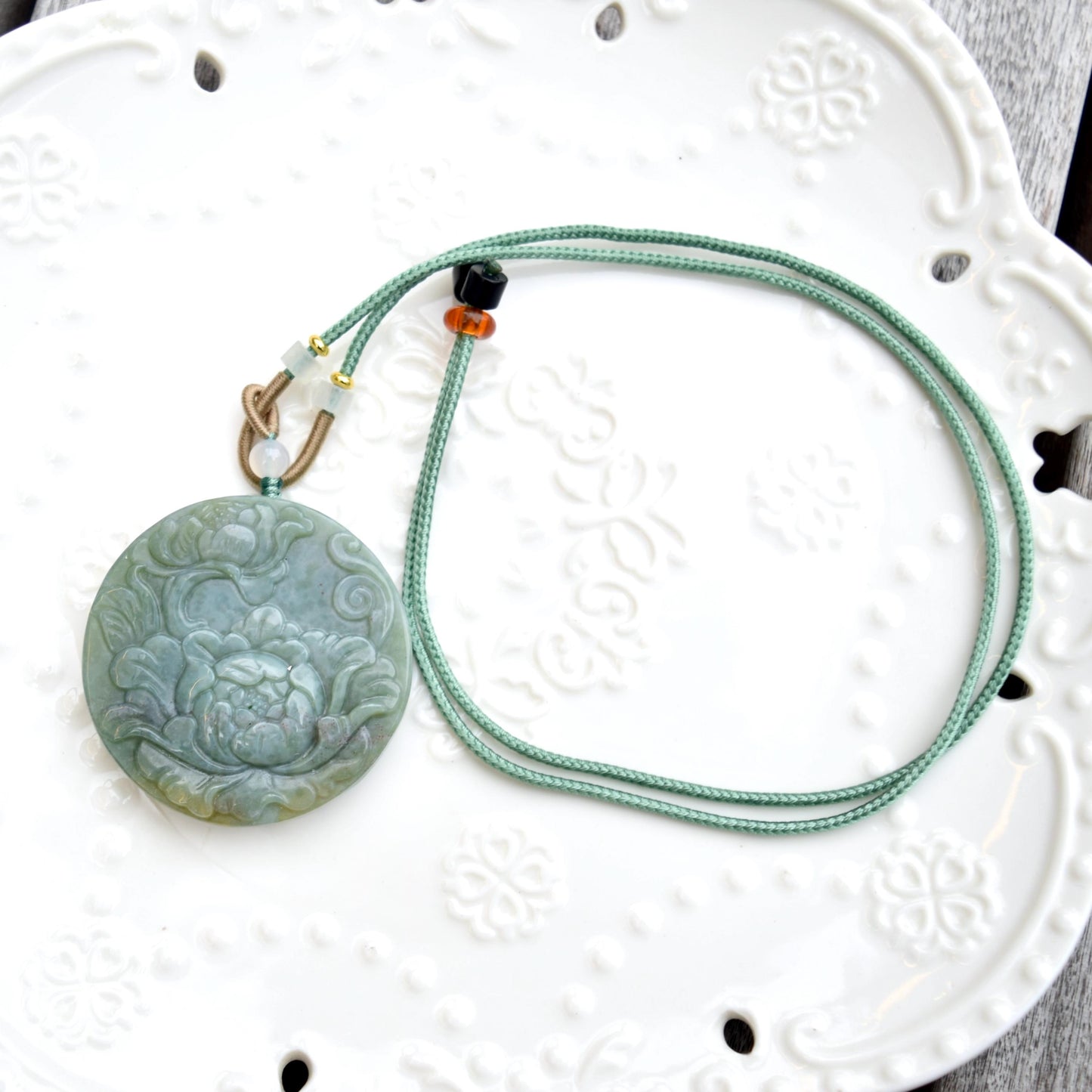 Ocean Agate Peony Pendant Rope Necklace - Green