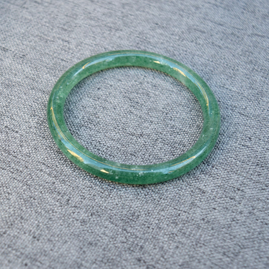 61.2 mm Strawberry Quartz Bangle Bracelet - Green