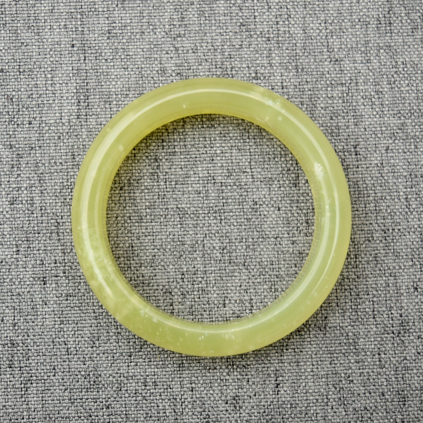 57.8 mm Serpentine Jade Bangle - Golden Green