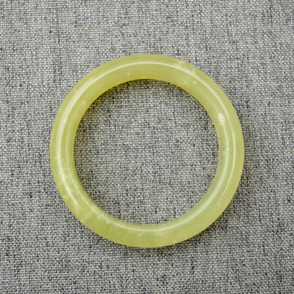 57.8 mm Serpentine Jade Bangle - Golden Green