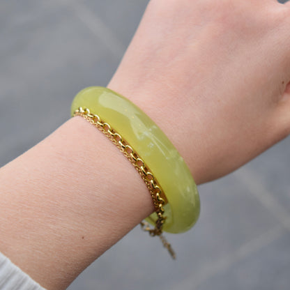 57.8 mm Serpentine Jade Bangle - Golden Green