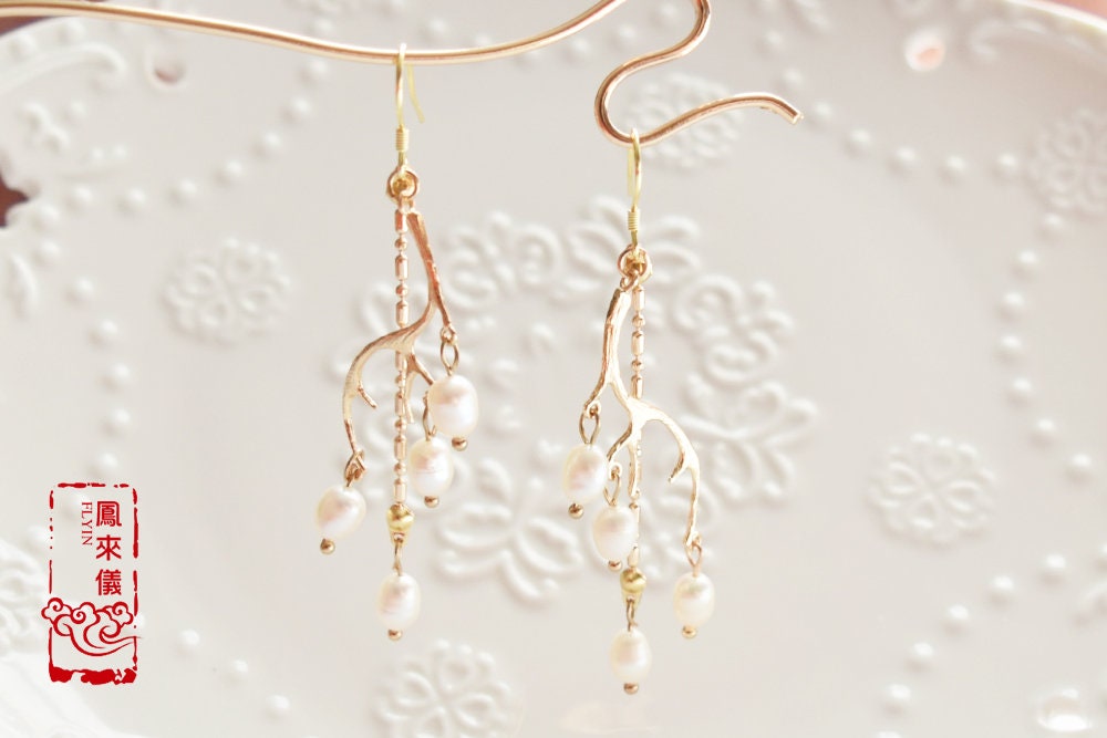 Gold Antlers Tassel Earrings - Pearl Holiday Earrings