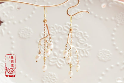 Gold Antlers Tassel Earrings - Pearl Holiday Earrings