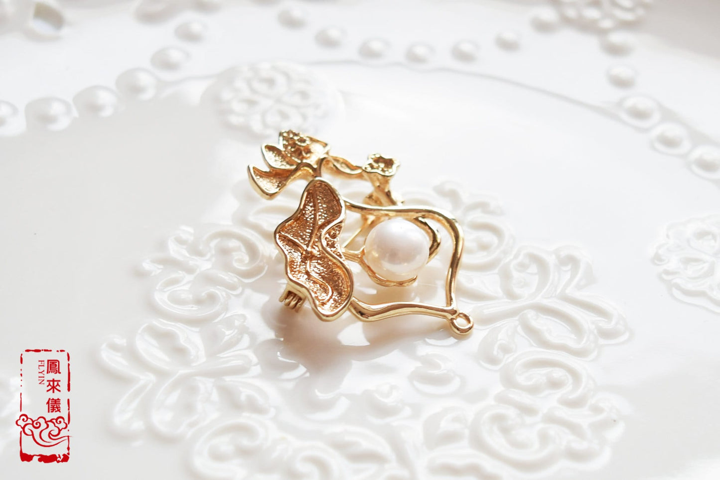 Gold Plated Lotus Brooch: Freshwater Pearl Chinese Jewelry