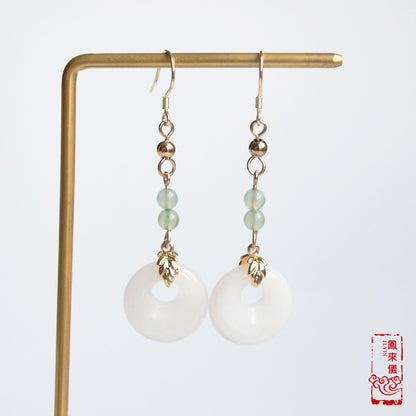 Quartz Jade Peace Buckle Earrings - White