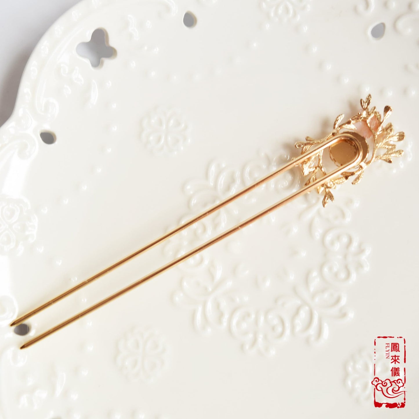 Chinese Garland Hairpin - White& Rose - Flower Hair Stick