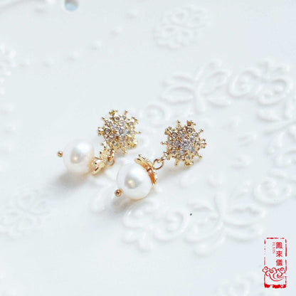 Snowflake Pearl Gold Stud Earrings - Holiday Earrings
