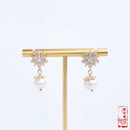 Snowflake Pearl Gold Stud Earrings - Holiday Earrings