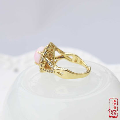 Pink Queen Conch Cabochon Rings - Circle/ 4 Leaf Clover Gold Plated Brass Rings