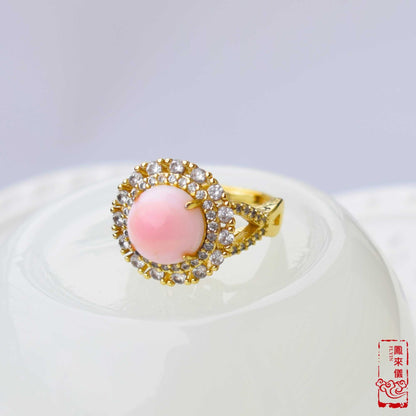 Pink Queen Conch Cabochon Rings - Circle/ 4 Leaf Clover Gold Plated Brass Rings