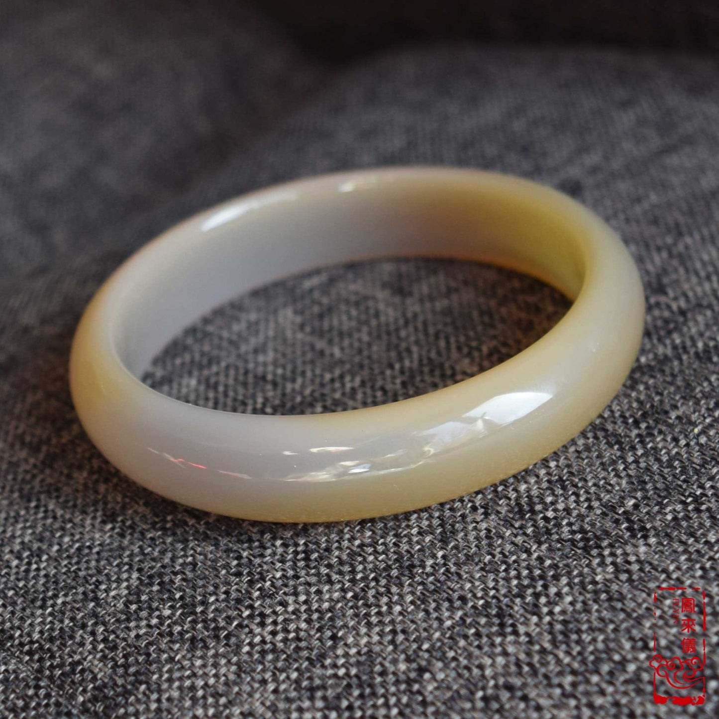59.6 mm Gray Agate Bangle Bracelet