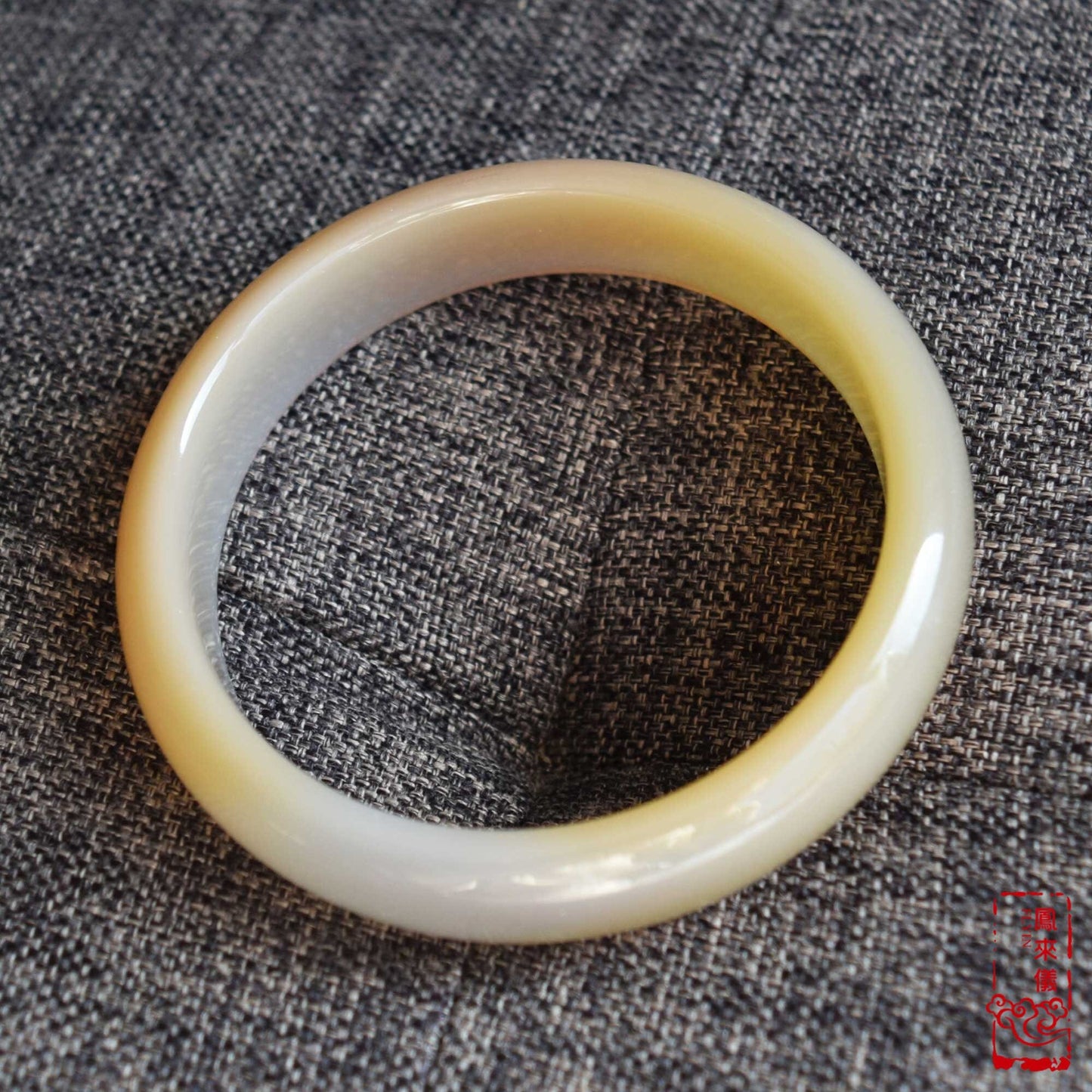 59.6 mm Gray Agate Bangle Bracelet
