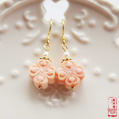 Queen Conch Shell Clover Earrings - Gold Pearl Earrings