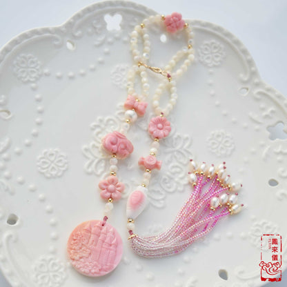Pink Queen Conch Shell Tassel: Rabbit Castle Car Charm