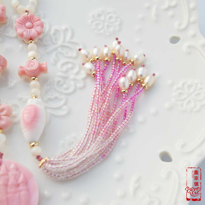 Pink Queen Conch Shell Tassel: Rabbit Castle Car Charm