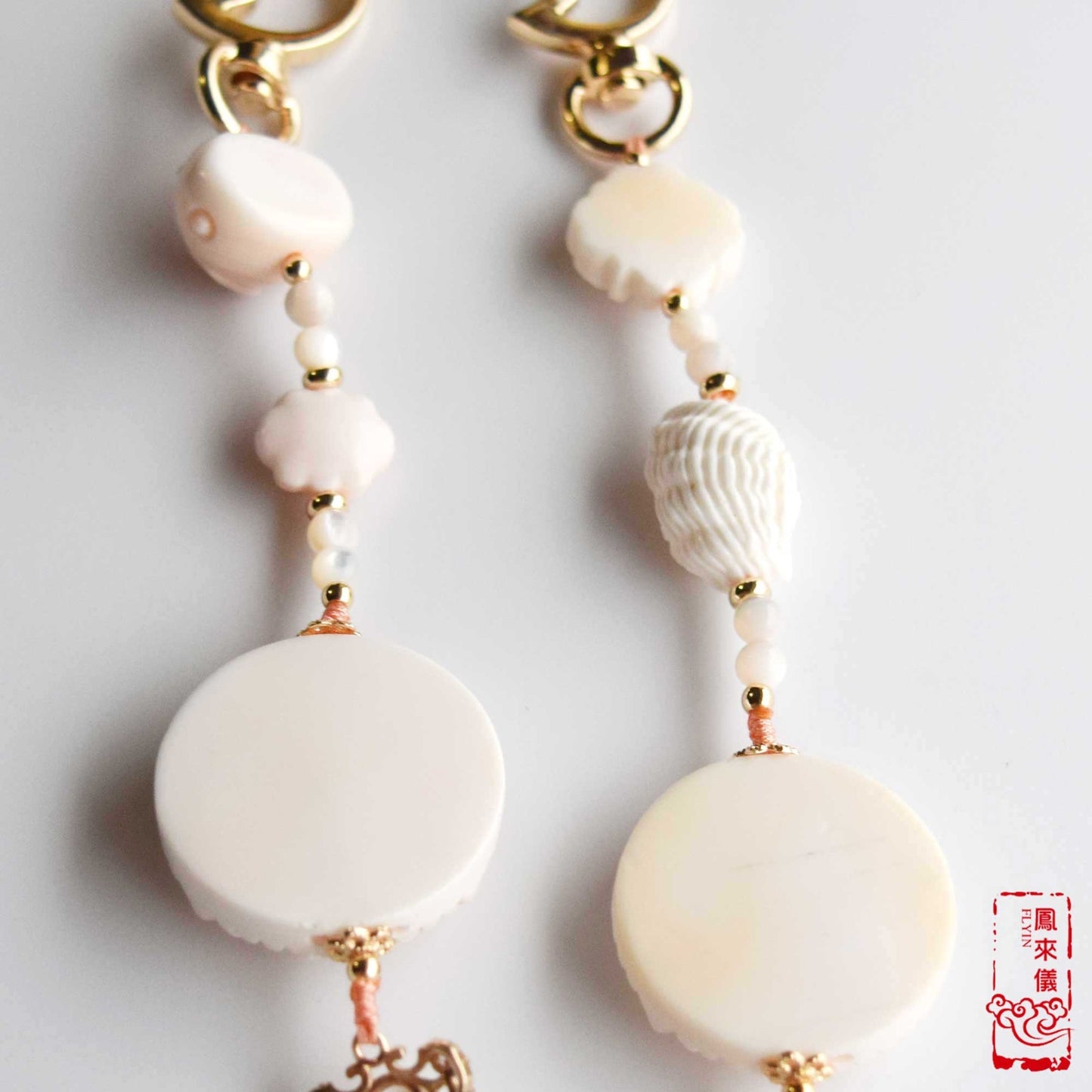 Moon Bunny Flora Bag Charm and Key Chain｜Queen Conch Shell