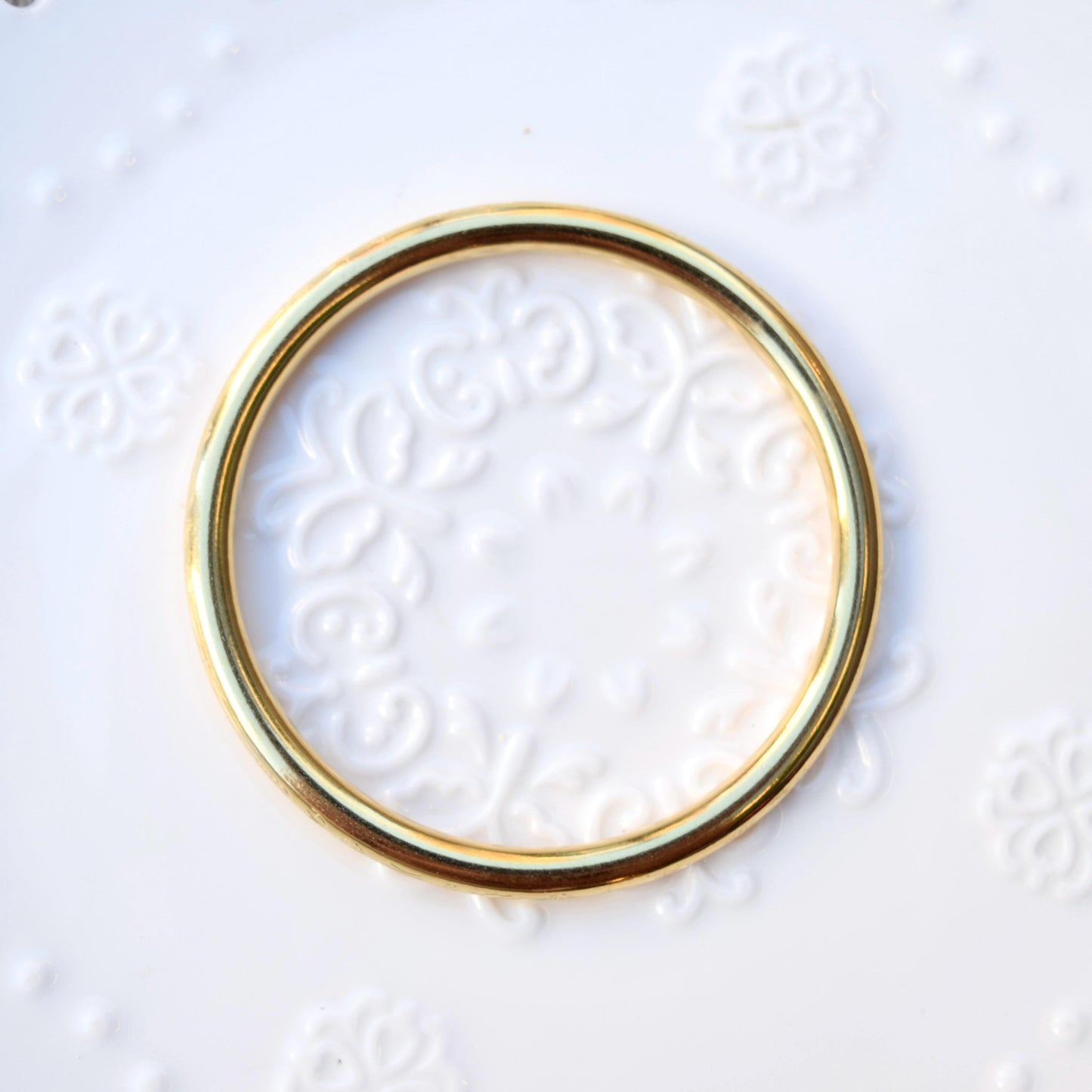 60 62 mm Golden Hundred Blessings Bangle - 百福鐲 - Chinese Bangle