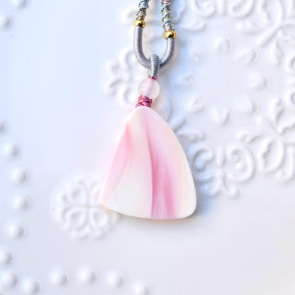 Landscape Pendant Rope Necklace - Pink Queen Conch Shell