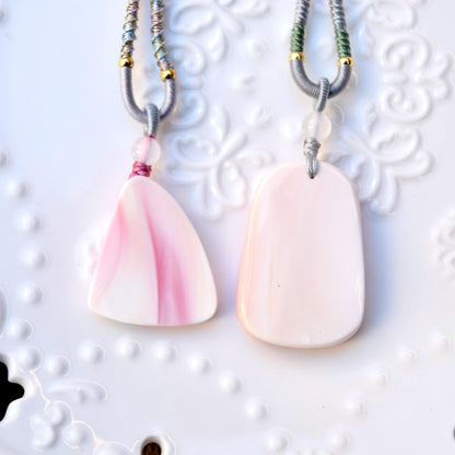 Landscape Pendant Rope Necklace - Pink Queen Conch Shell