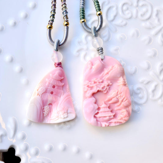 Landscape Pendant Rope Necklace - Pink Queen Conch Shell