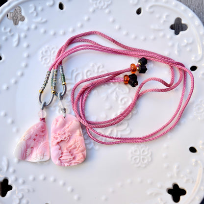 Landscape Pendant Rope Necklace - Pink Queen Conch Shell