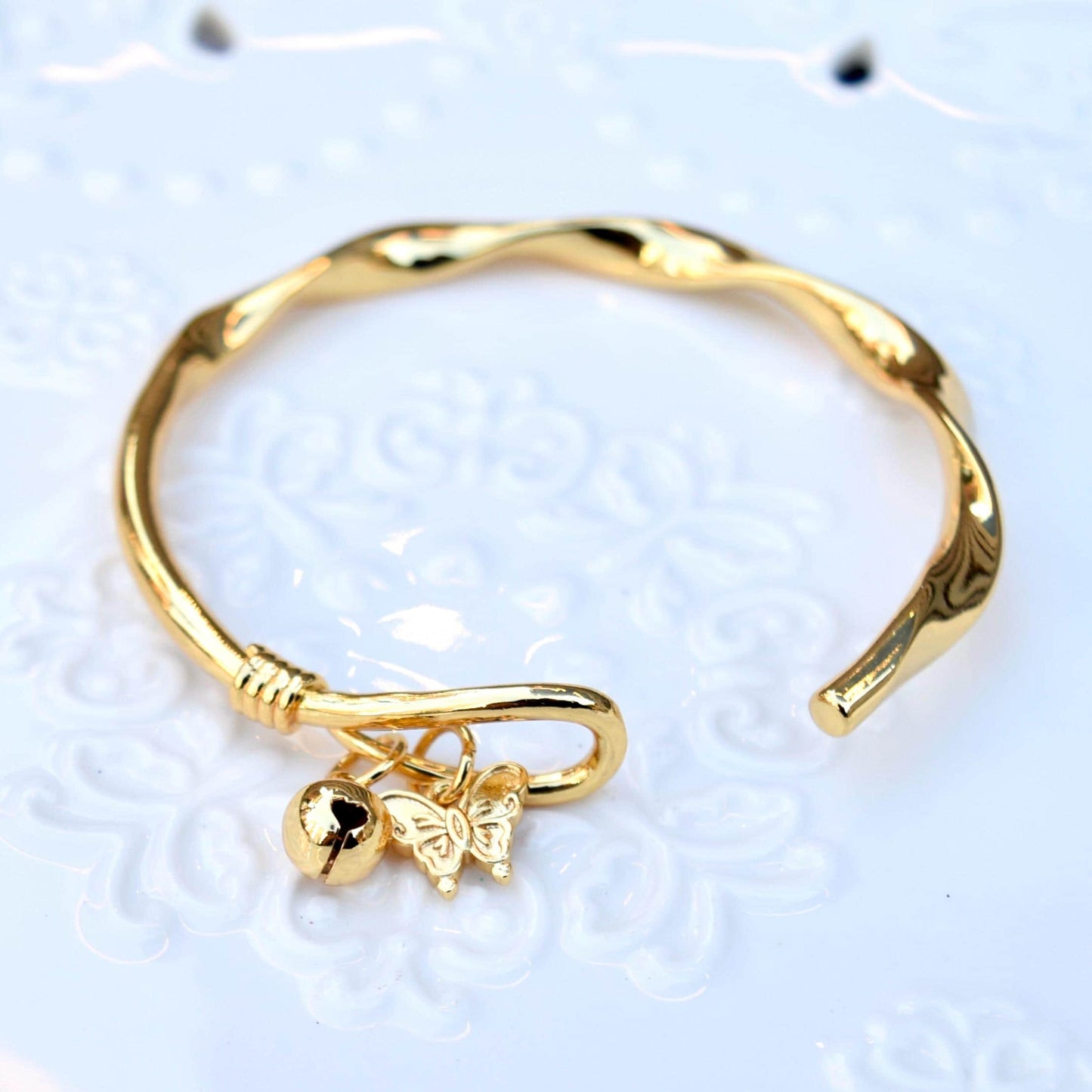60 mm Golden Wavy Butterfly Bangle - Chinese Bangle