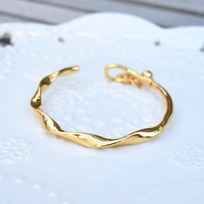 60 mm Golden Wavy Butterfly Bangle - Chinese Bangle