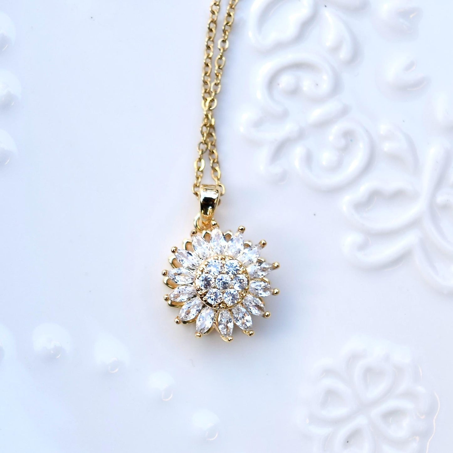 White Crystal Sunflower Rotating Pendant Necklace - CZ Diamond Stainless Steel Necklace