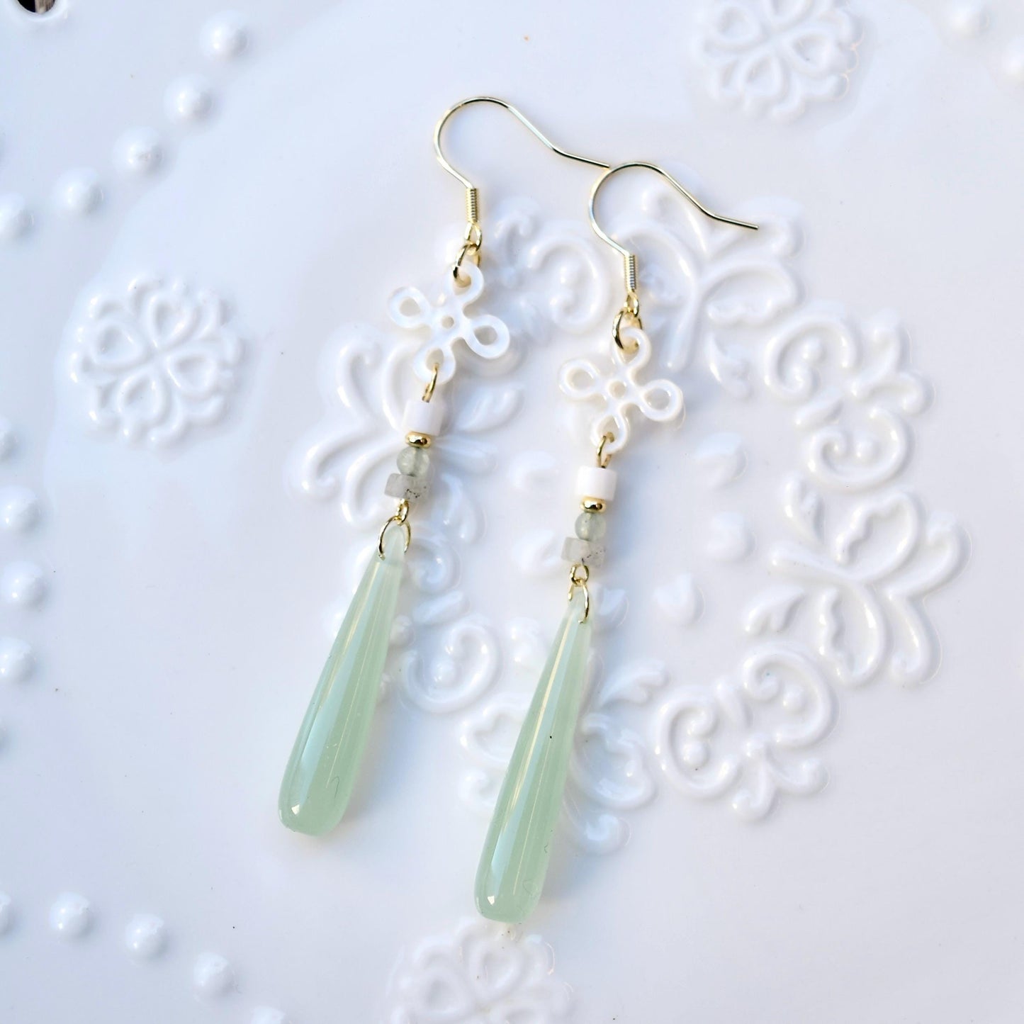 Green Teardrop Clover Earrings - Jade Style Dangle Earrings