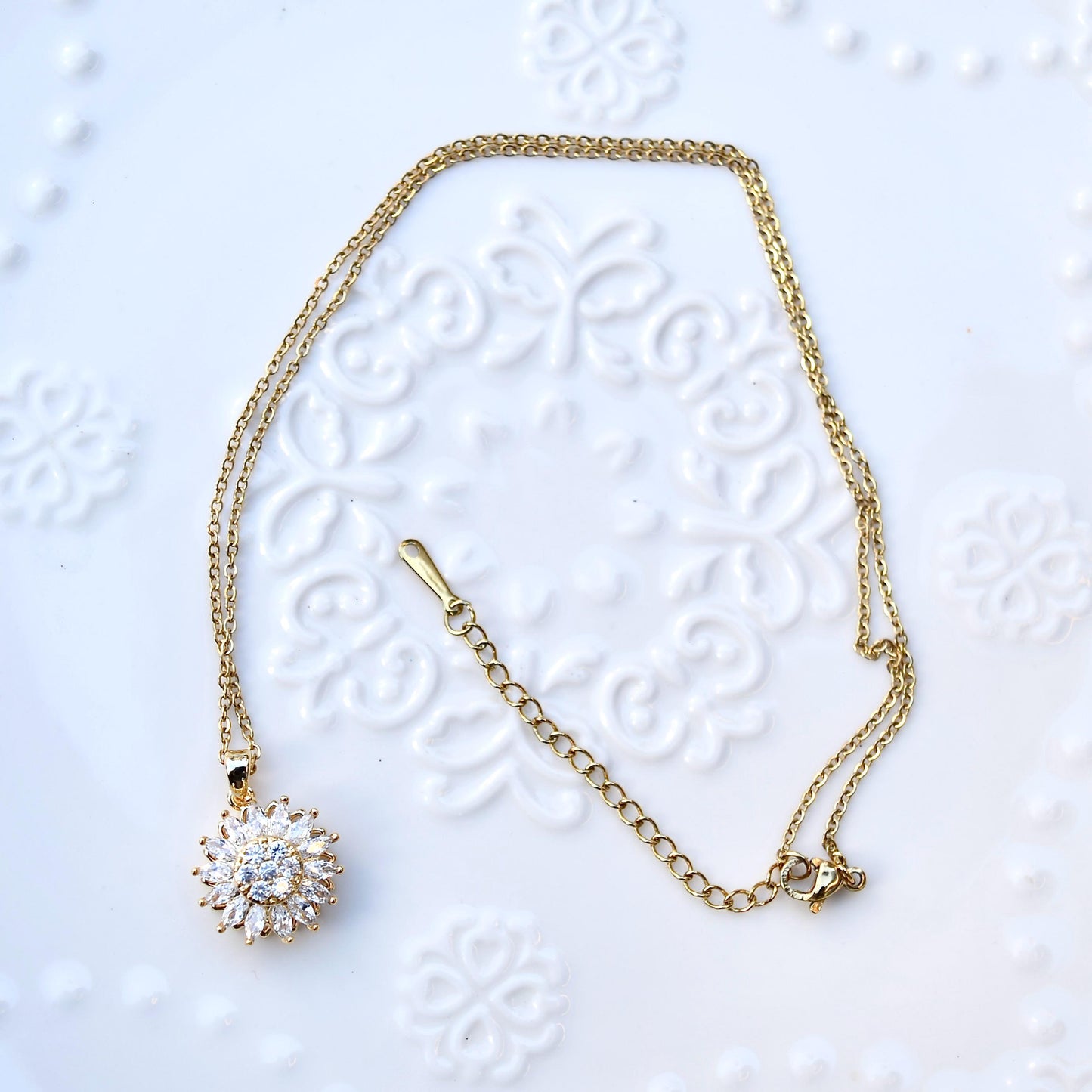 White Crystal Sunflower Rotating Pendant Necklace - CZ Diamond Stainless Steel Necklace