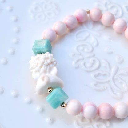 Queen Conch Shell Beaded Bracelet: Lion Charm, Amazonite & Pearl