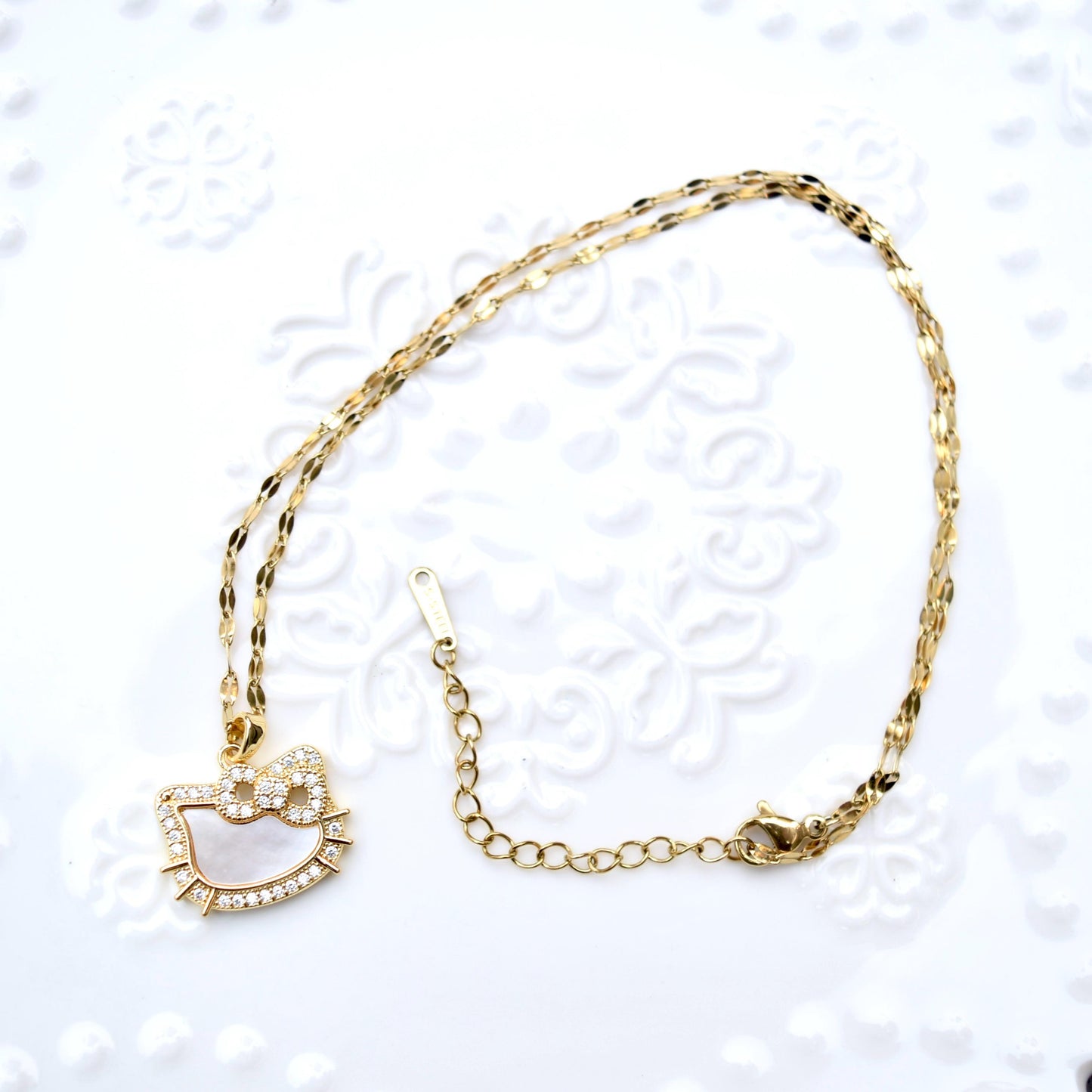 Shell Kitty Head Charm Golden Necklace - Vintage Style