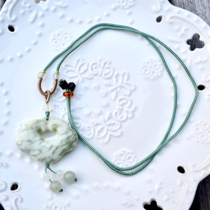 Ruyi Cloud Lock Jade Pendant Necklace - 如意祥雲锁