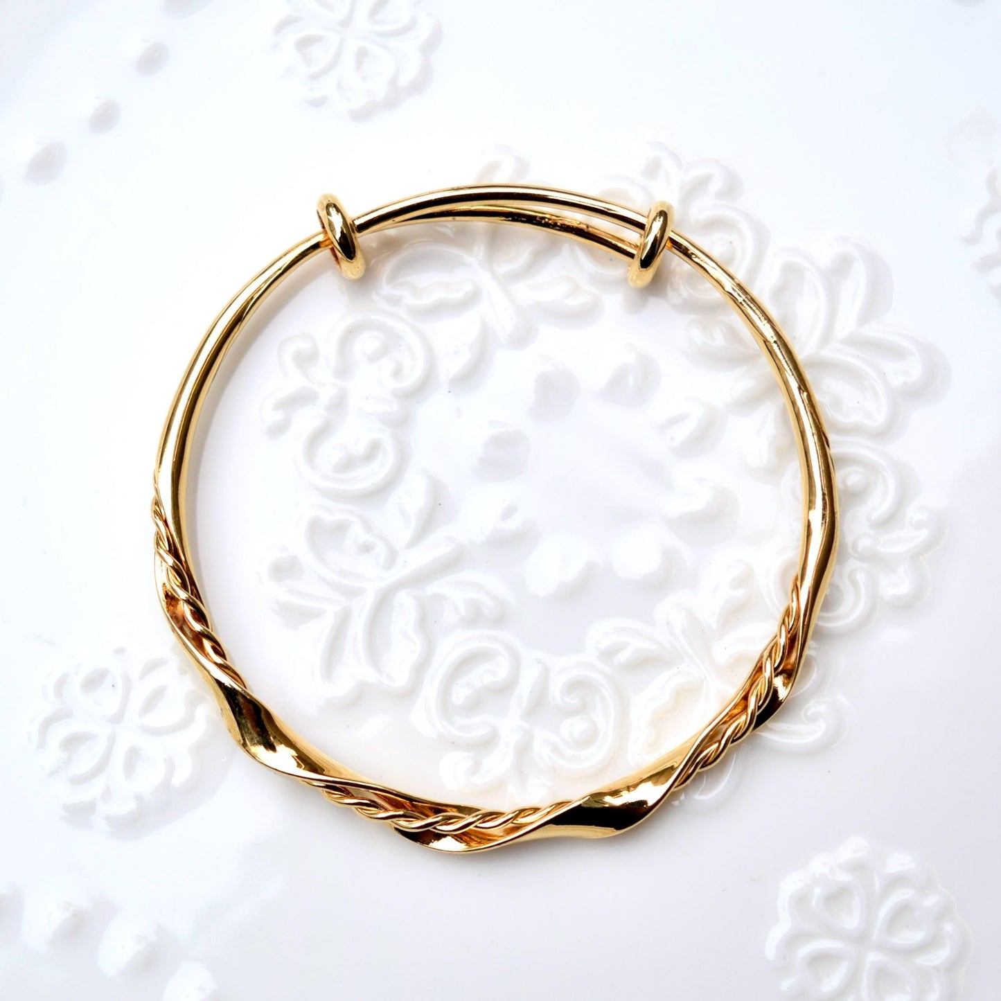 60 mm Golden Wavy Bangle - Chinese Bangle