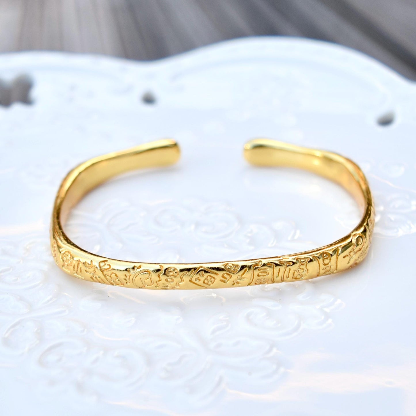 Golden Hundred Blessings Square Bangle - 百福鐲 - Chinese Bangle