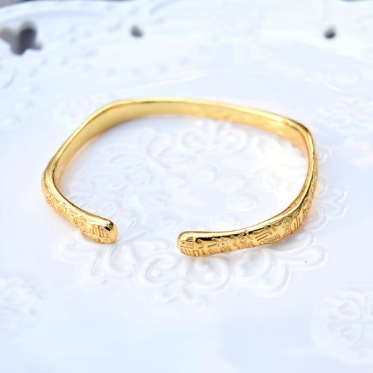 Golden Hundred Blessings Square Bangle - 百福鐲 - Chinese Bangle