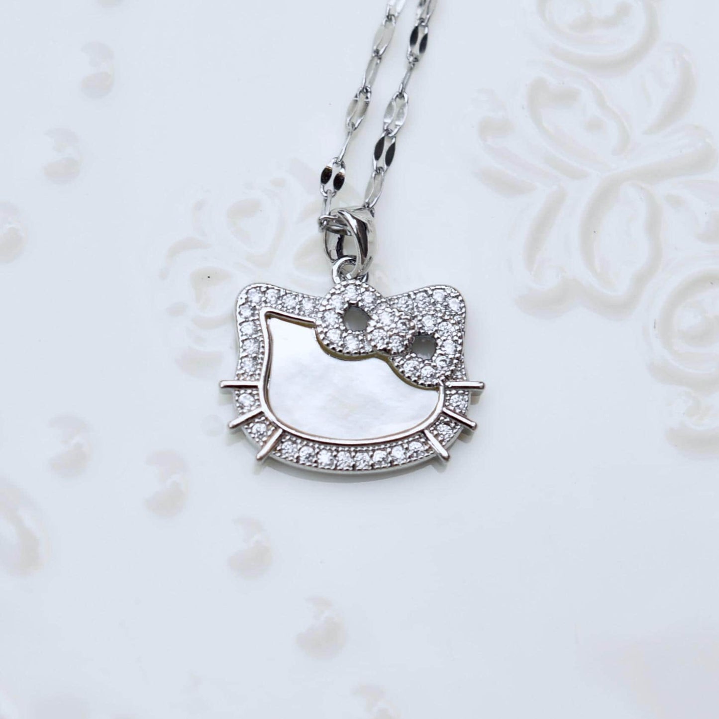 Shell Kitty Head Charm Golden Necklace - Vintage Style