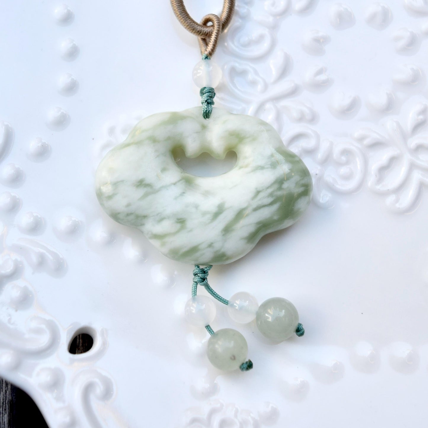 Ruyi Cloud Lock Jade Pendant Necklace - 如意祥雲锁